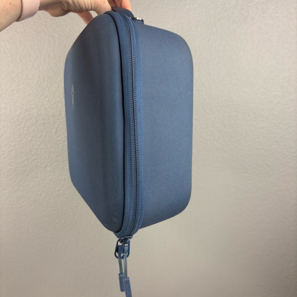 Hydro Flask Insulated Structured 5L Lunch Box - Picture 4 of 12